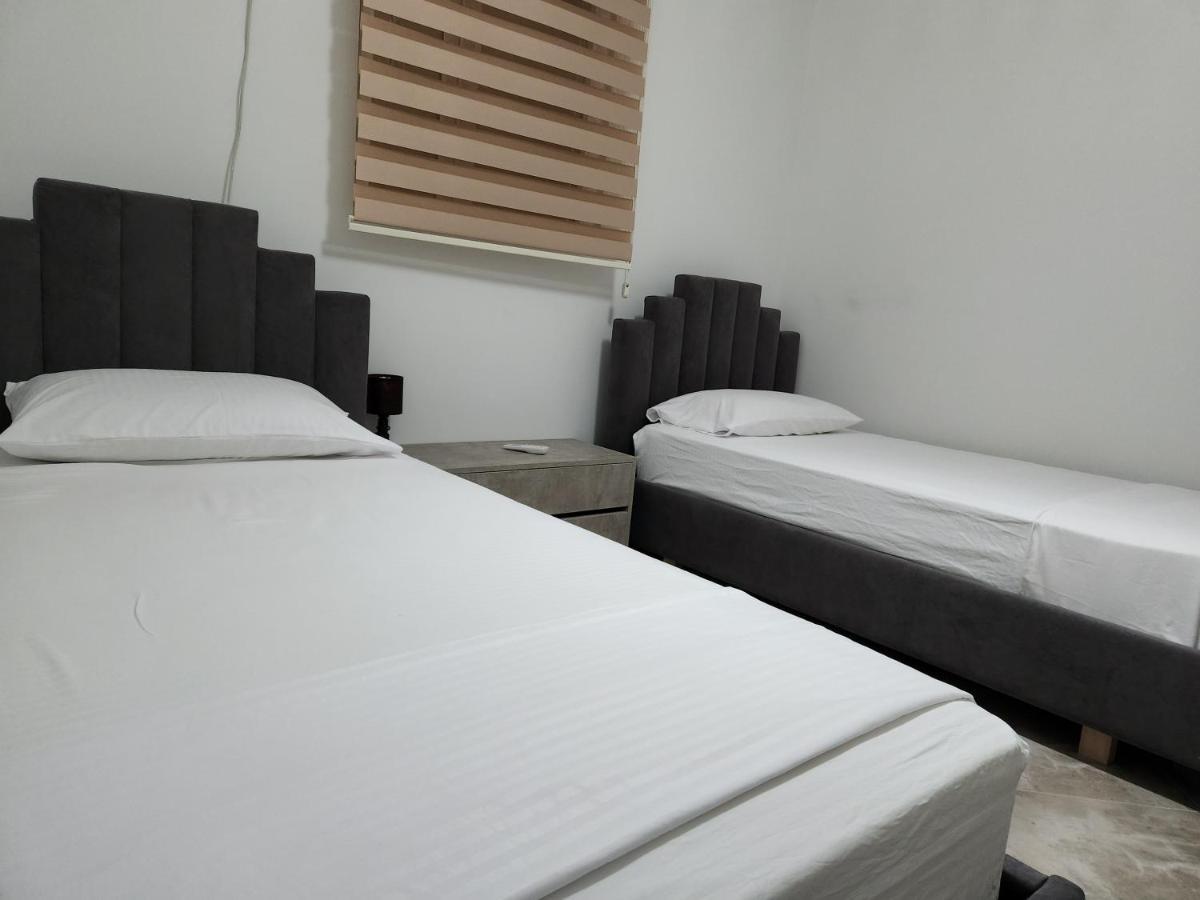 شقة Panorama View Apt, 150M To Beach, 750M Lungo Mare فلورا المظهر الخارجي الصورة