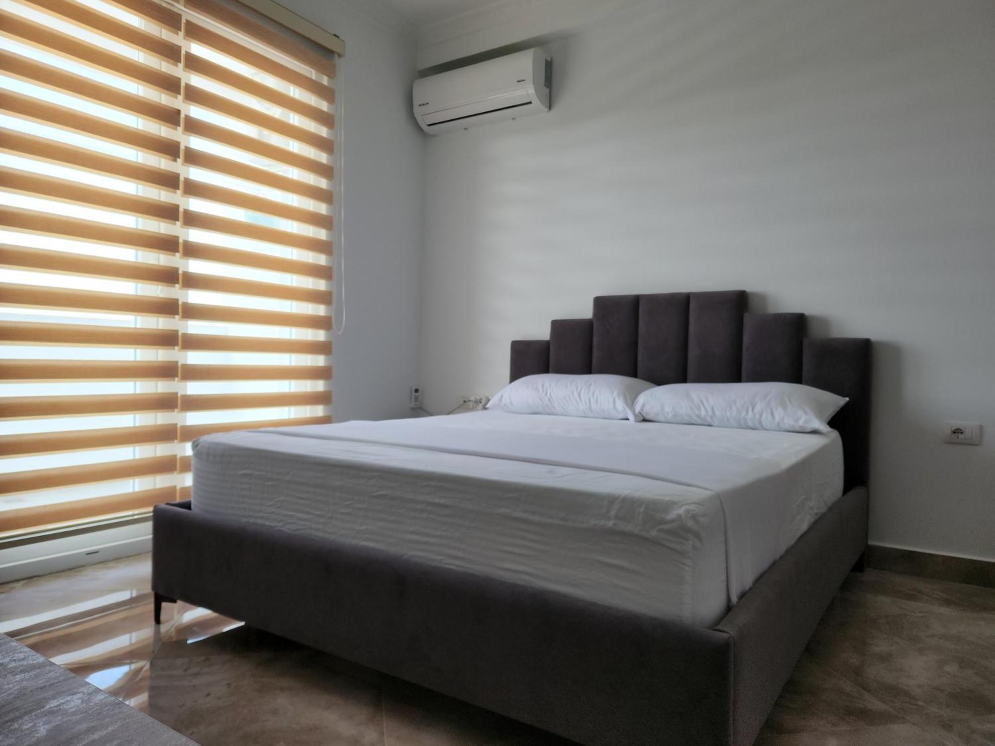 شقة Panorama View Apt, 150M To Beach, 750M Lungo Mare فلورا المظهر الخارجي الصورة